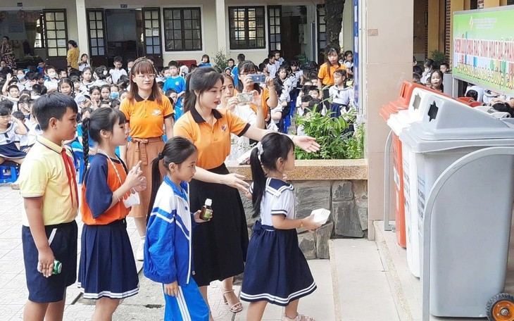 Sự Thực Đáng Lo Ngại về Rác Thải Nhựa và Hạt Vi Nhựa Đối với Sức Khỏe Con Người