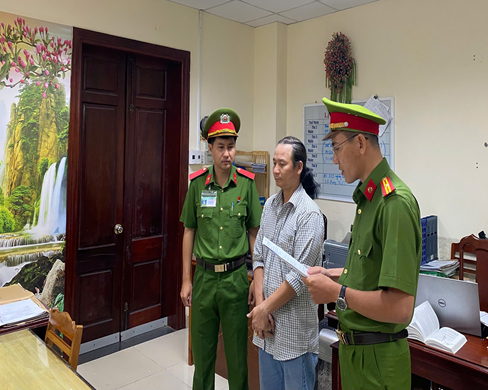 Khởi Tố Hành Vi Bán Giày Dép Giả Tại Cần Thơ: Sự Thật Phía Sau