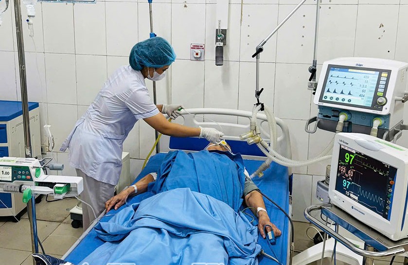 Giải cứu hai bệnh nhân cao tuổi bị ngừng tuần hoàn - Ảnh 1. Giải cứu hai bệnh nhân cao tuổi bị ngừng tuần hoàn - Ảnh 1.