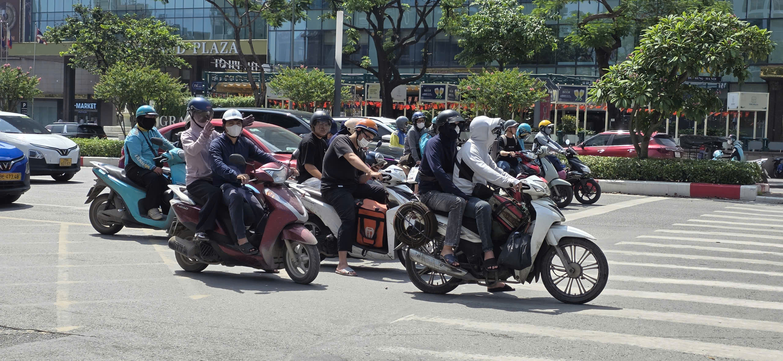Hà Nội Trở Thành Điểm Nóng Nắng Nóng Nhất Nước
