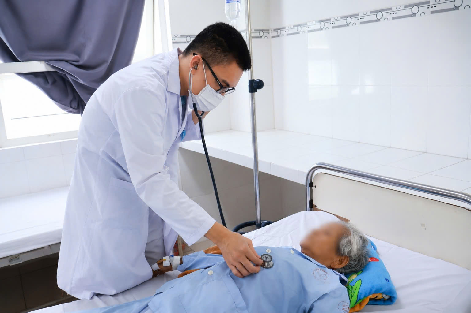 Khám Sức Khỏe Toàn Dân: Phát Hiện Thiếu Máu Nặng ở Người Cao Tuổi