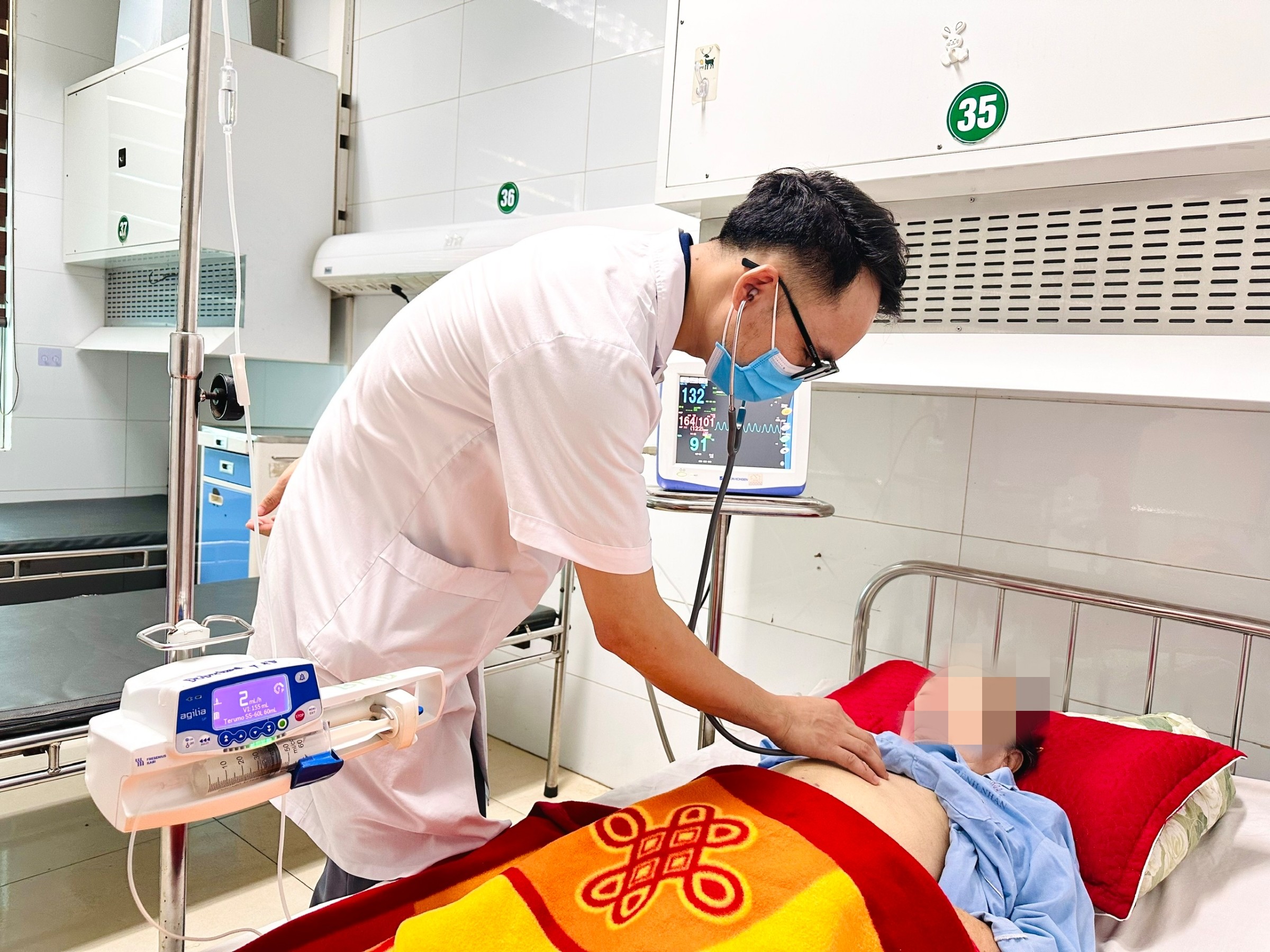 Thanh Hóa Tích Cực Đối Phó Khi Số Ca COVID-19 Tăng Cao - Ảnh 1.