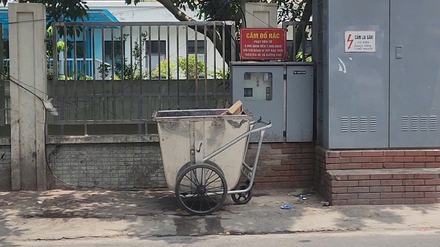 Xử Lý Rác Thải Tại Phố Hoàng Hoa Thám: Biện Pháp Cần Thiết
