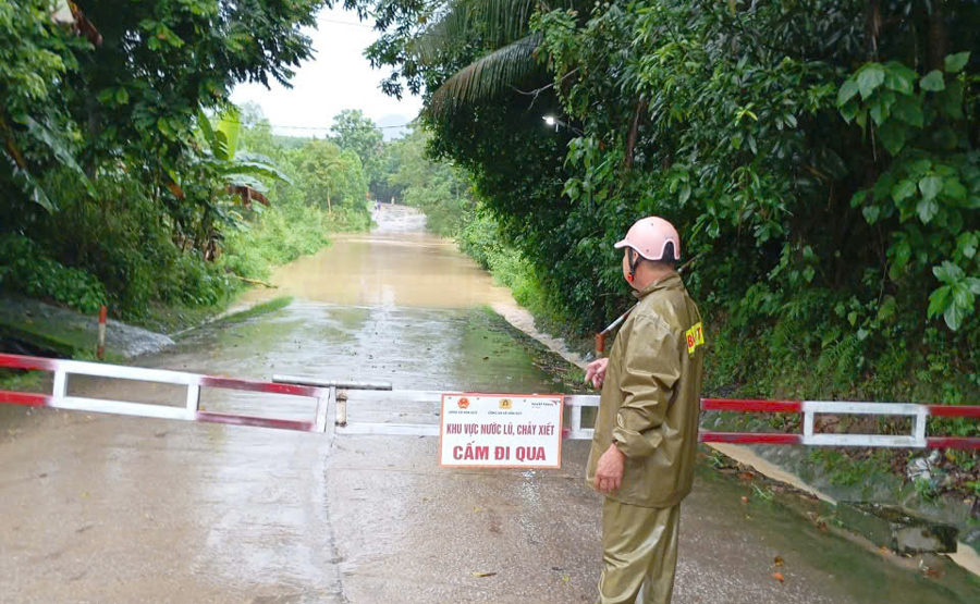 Thanh Hóa sơ tán khẩn cấp gần 500 người dân- Ảnh 1.