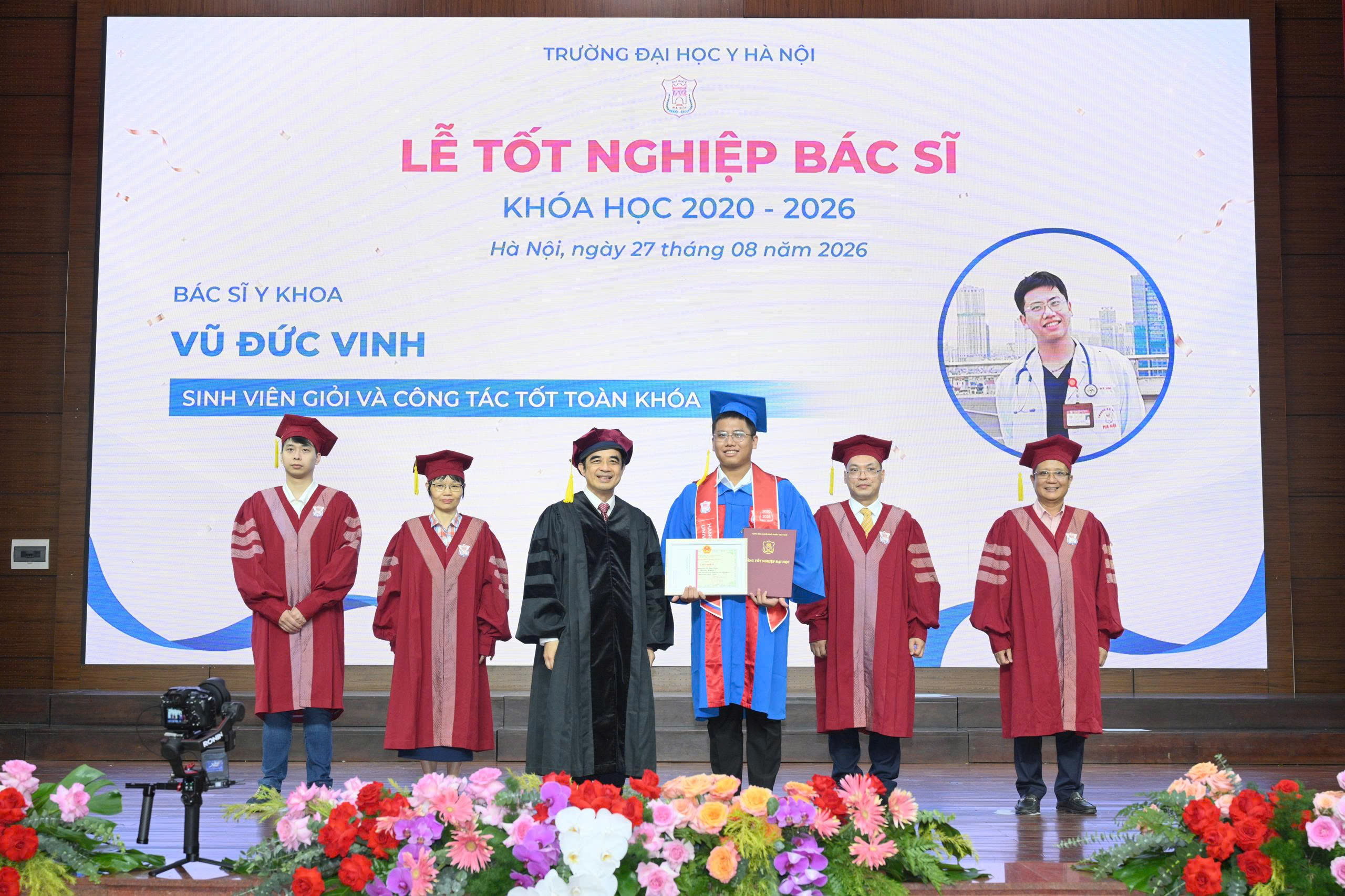 696 tân bác sĩ Đại học Y Hà Nội khởi đầu hành trình mới- Ảnh 6.
