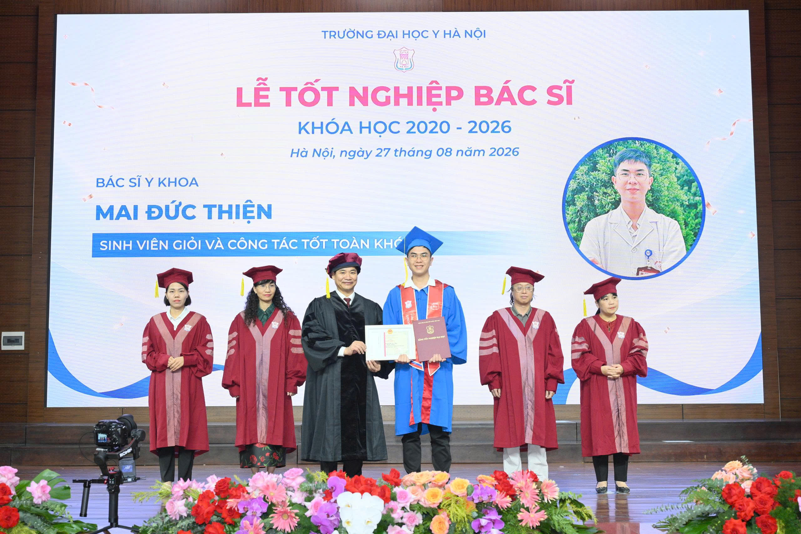 696 tân bác sĩ Đại học Y Hà Nội khởi đầu hành trình mới- Ảnh 7.
