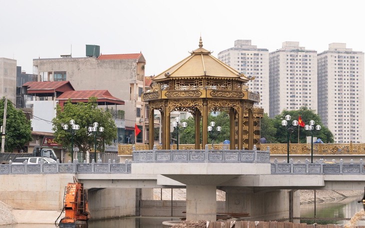 Cảnh Nước Thải Chảy Xuống Vành Đai 3 - Ảnh 1.