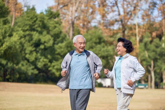 Những Nguyên Nhân Gây Ra Ù Tai và Nghe Kém Ở Người Cao Tuổi