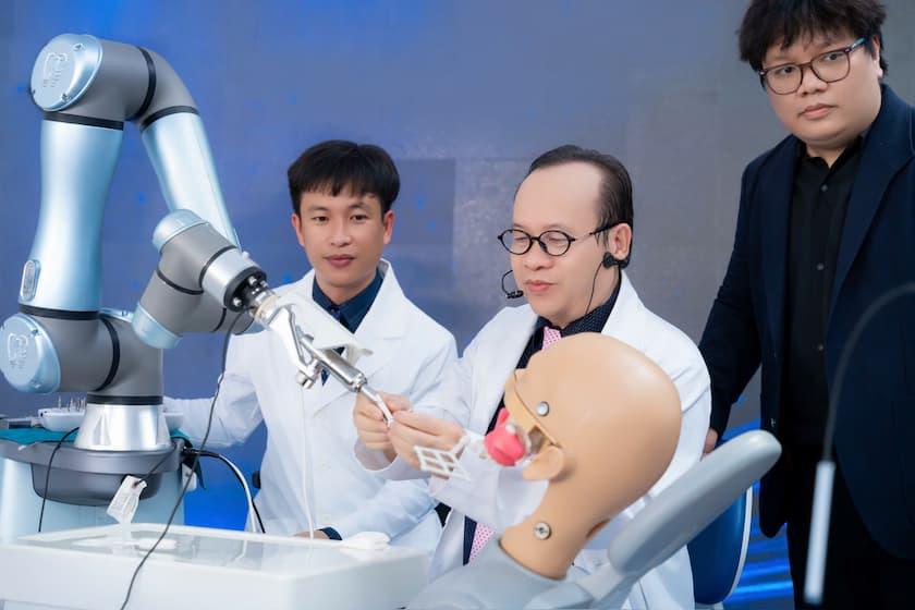 Robot cấy ghép Implant tại Nha khoa Nhân Tâm- Ảnh 2.