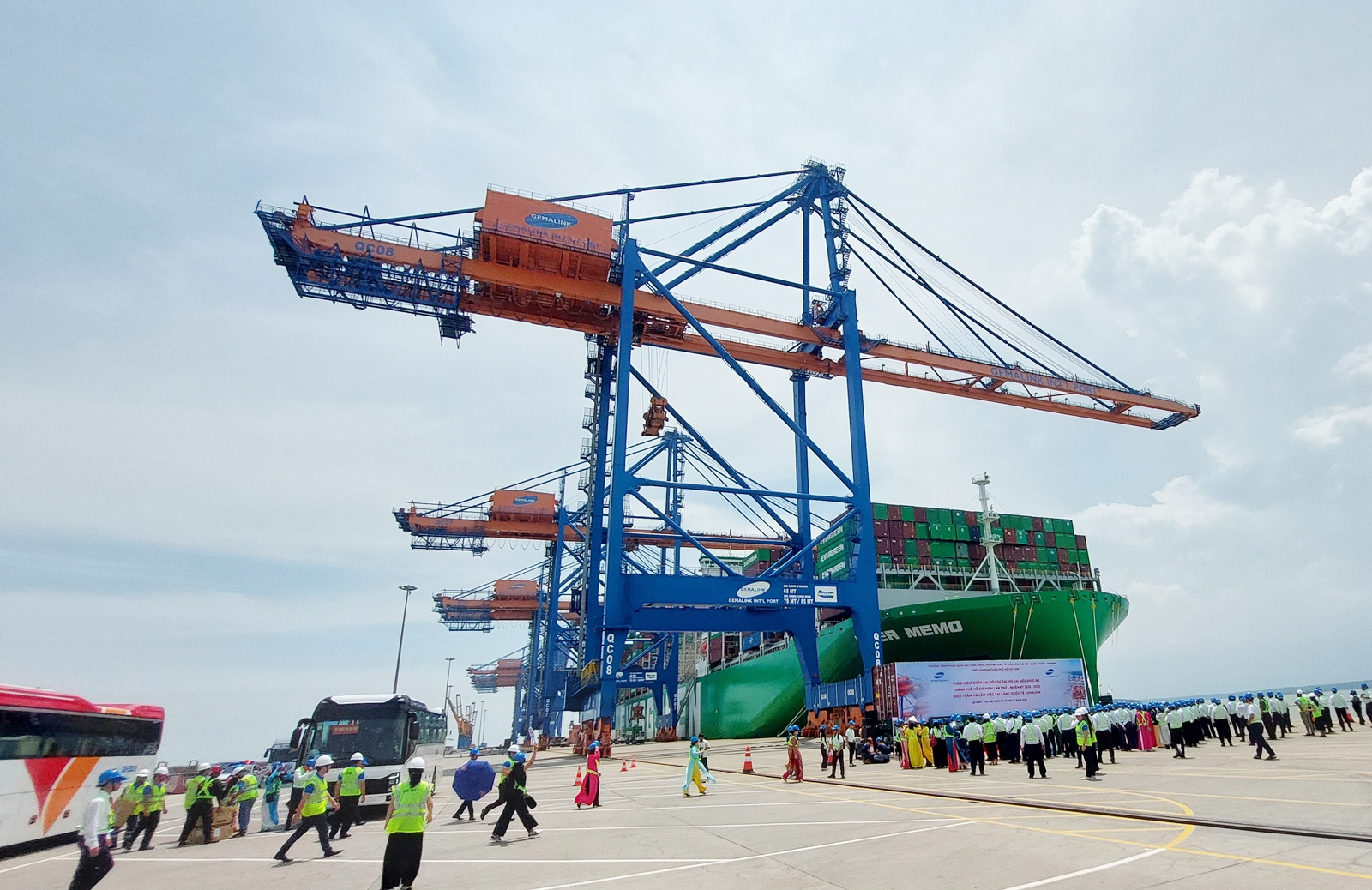 TPHCM Phát Triển Logistics: Định Hướng Trở Thành Trung Tâm Dịch Vụ Hàng Đầu Đông Nam Á