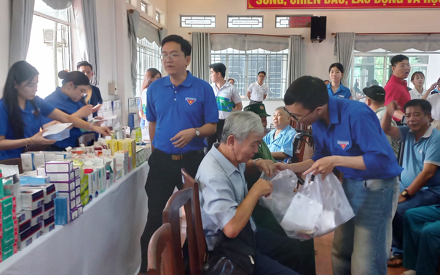 Nâng cao quyền lợi bảo hiểm y tế cho đồng bào dân tộc thiểu số