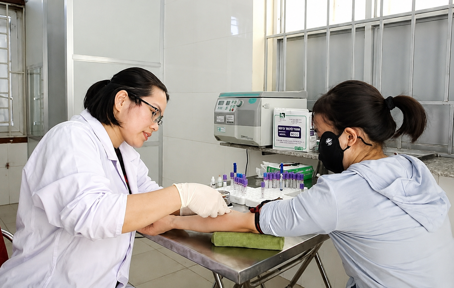 Hà Tĩnh Nâng Cao Chất Lượng Sống Qua Tư Vấn và Xét Nghiệm HIV