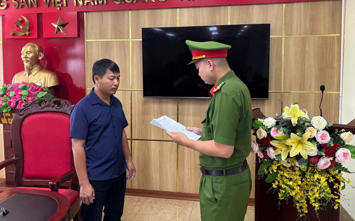 Khởi tố 18 người liên quan vụ vận chuyển hơn 5,3 tấn chân giò lợn đông lạnh qua biên giới- Ảnh 3.