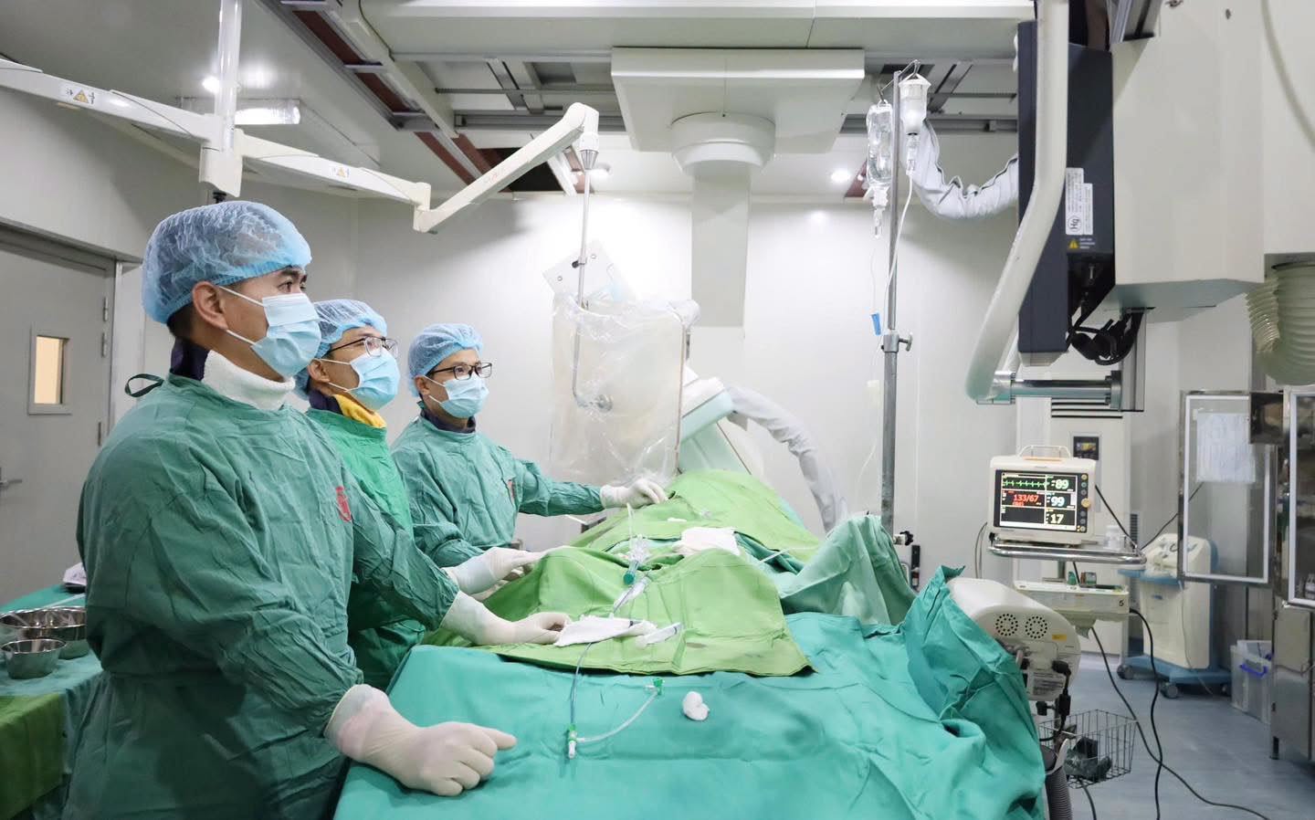 Giải pháp can thiệp nội mạch cho người cao tuổi- Ảnh 1.
