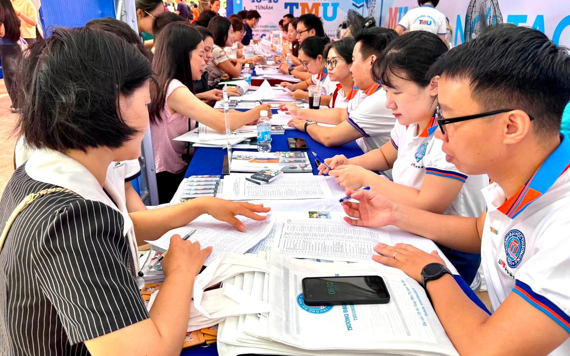 Đại Học Huế Xem Xét Các Vấn Đề Liên Quan Đến Chứng Chỉ Ngoại Ngữ Trong Tuyển Sinh