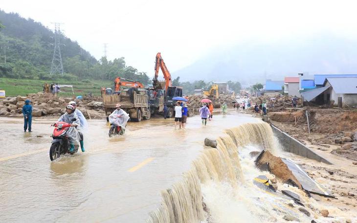Nghệ An khẩn trương khắc phục hậu quả mưa lớn, bảo đảm an toàn cho người dân - Ảnh 5.