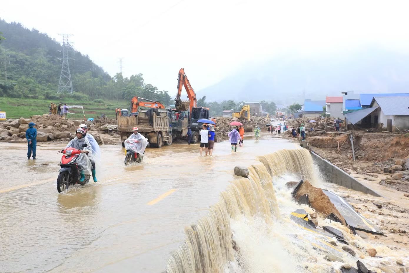 7522791621369535425104608868509288570785005n-1786779169757400307746 Miền Bắc sắp đón đợt mưa rất lớn- Ảnh 1.