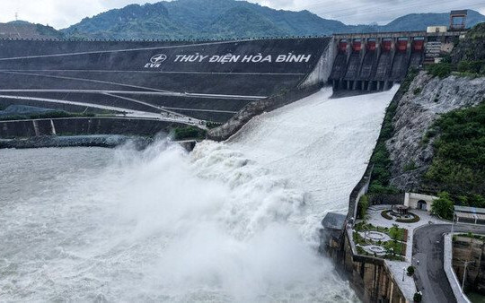 98-1725784481-thuy-dien-hoa-binh-178739138452793367785 Đóng cửa xả lũ thủy điện Hòa Bình ứng phó với bão số 4- Ảnh 1.
