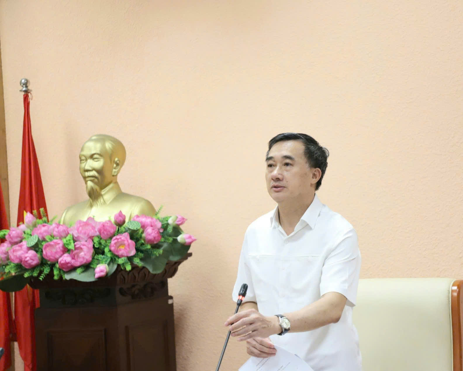 anh-thuan-du-lich-13-1786625647952899992472 Thứ trưởng Trần Văn Thuấn: Du lịch y tế cần sự vào cuộc đồng bộ của các bộ, ngành- Ảnh 1.