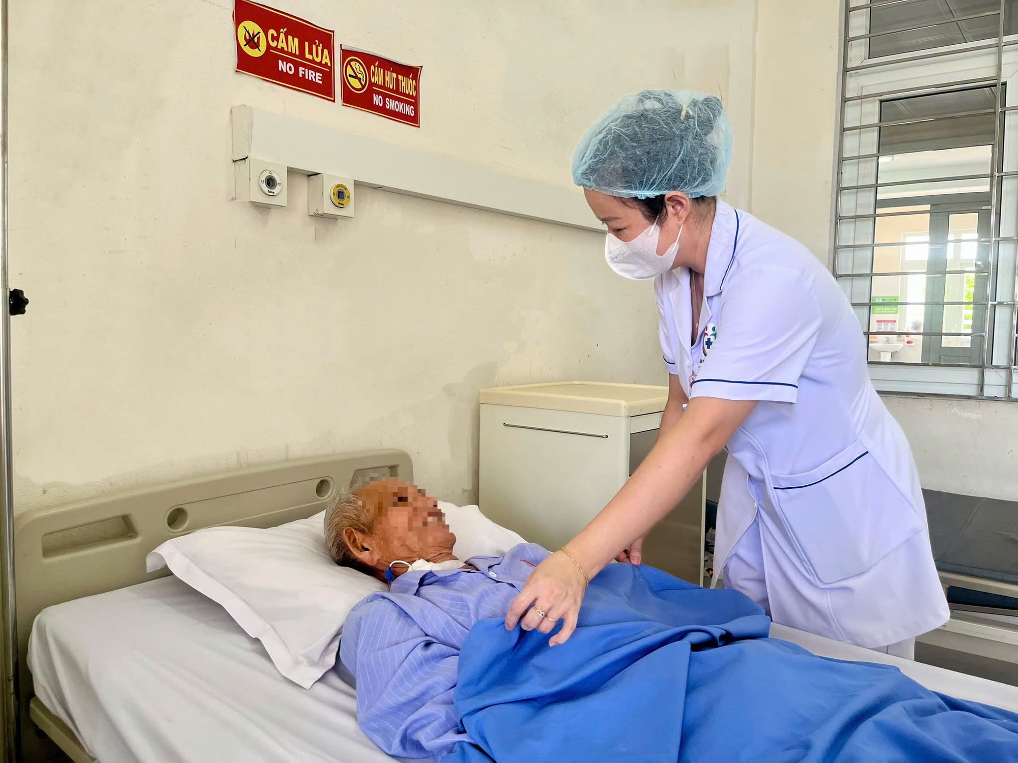 Khám Phá Biến Chứng Tắc Ruột Ở Người Cao Tuổi: Một Trường Hợp Điển Hình