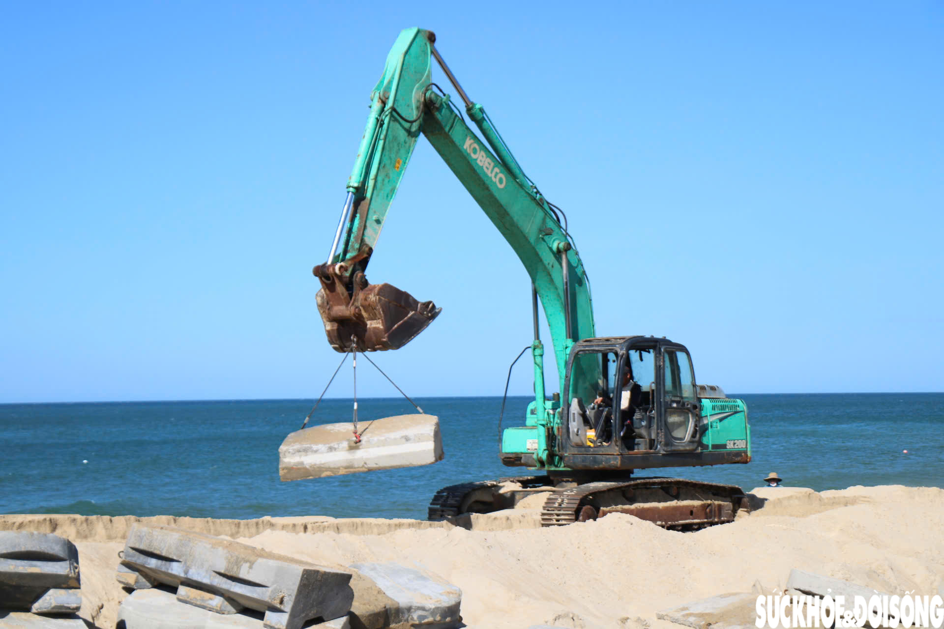 base64-1787233815701868493680 Dốc sức dựng 'lá chắn' hàng trăm tỷ đồng bảo vệ bờ biển ở Huế- Ảnh 6.