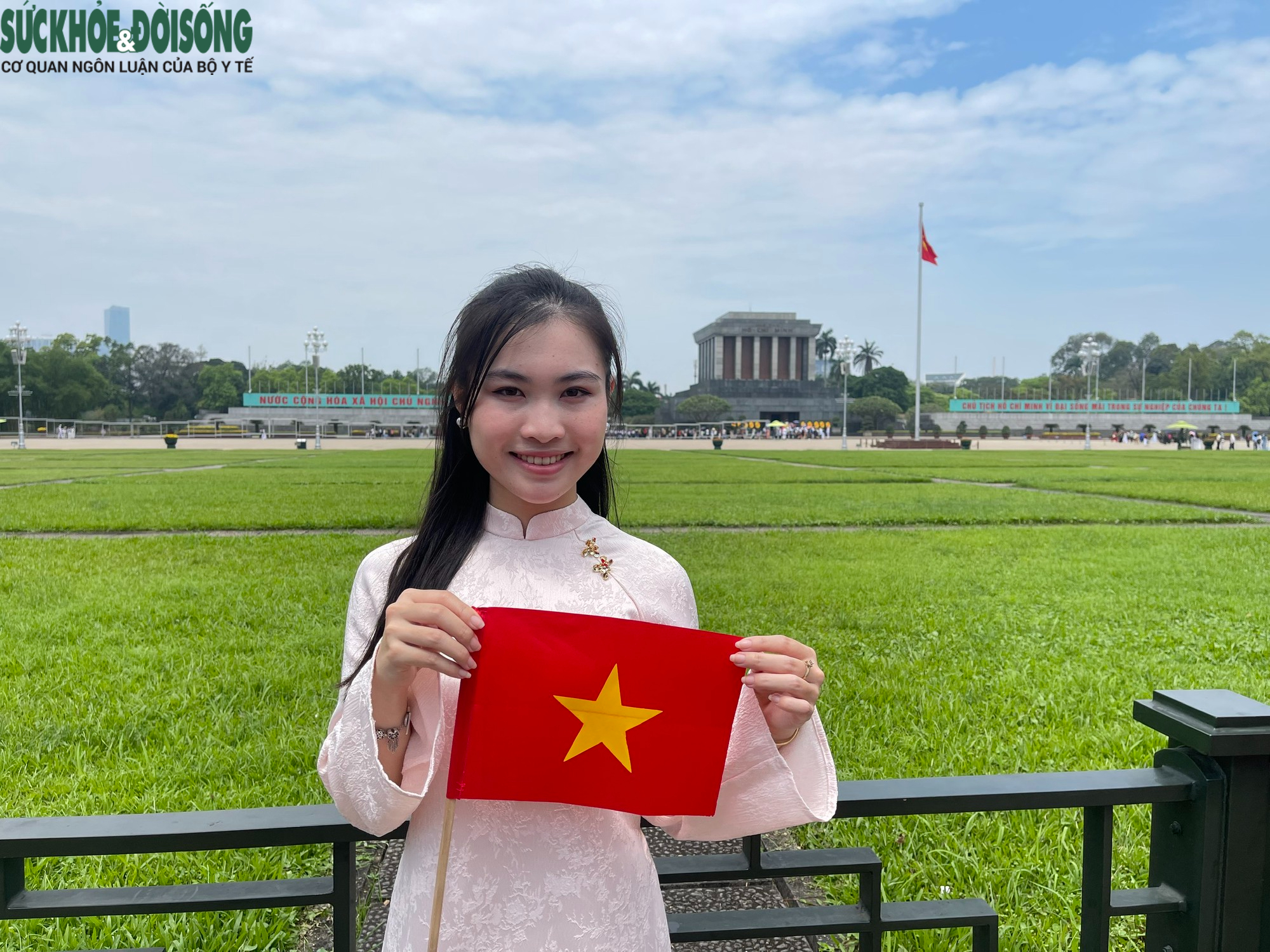 Thể hiện tình yêu đất nước qua những khoảnh khắc gần gũi - Ảnh 1.