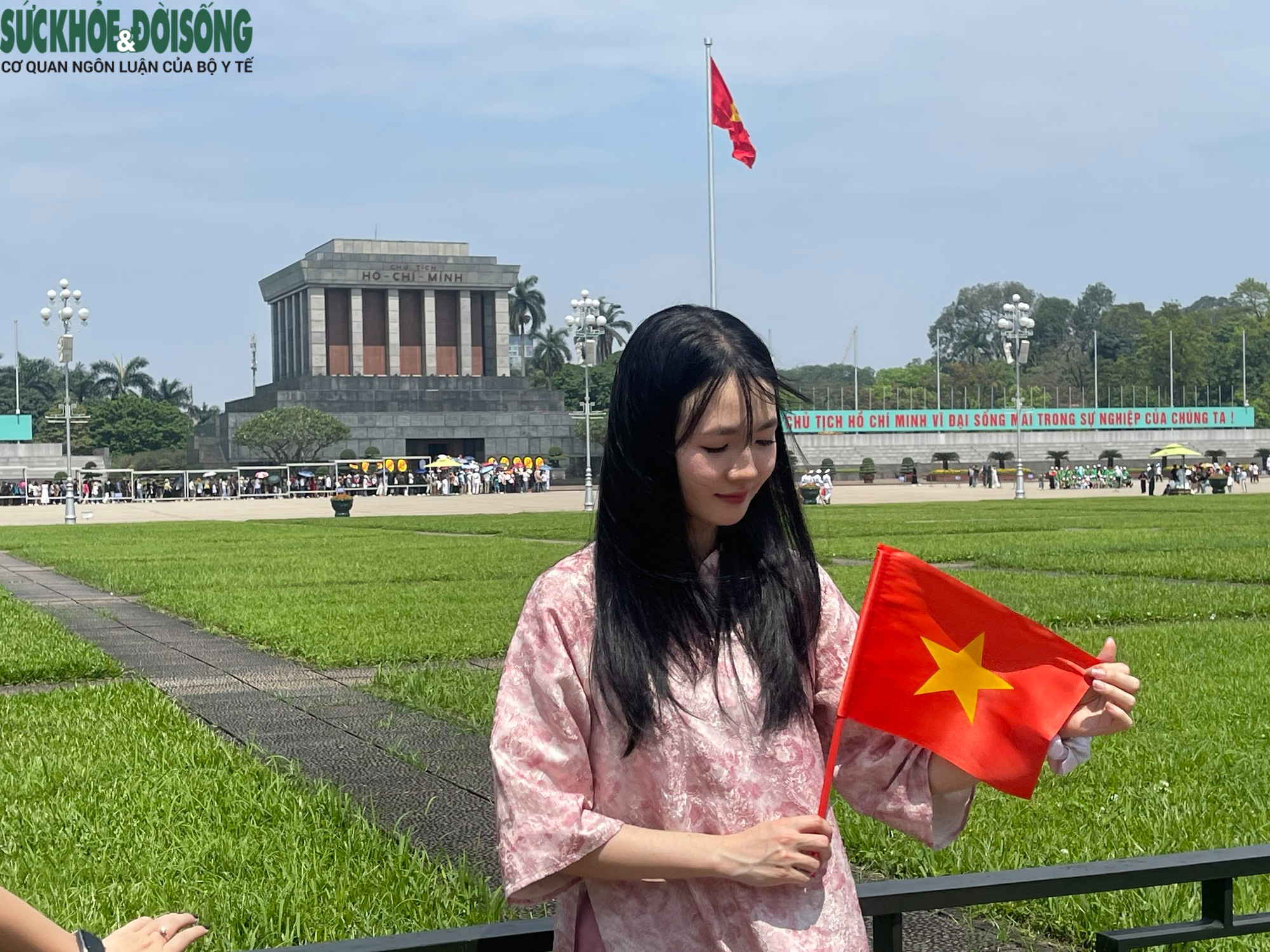 Thể Hiện Tình Yêu Đất Nước Qua Những Hành Động Gần Gũi Của Người Trẻ