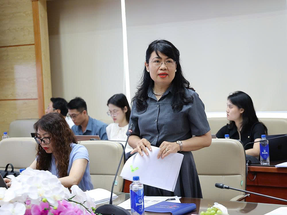 Báo cáo tại phiên họp