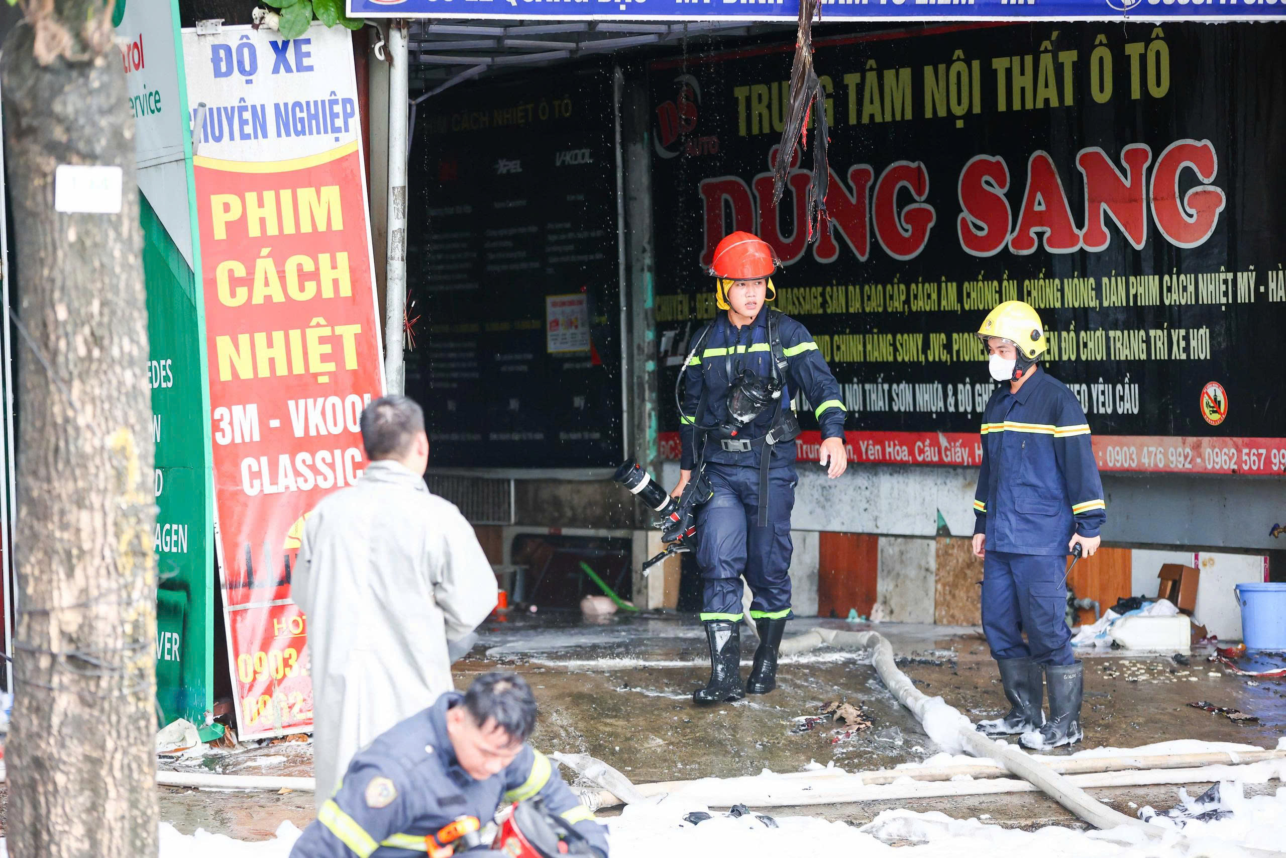 Hà Nội: Ngọn Lửa Dữ Dội tại Nhà Xưởng Sửa Chữa Ô Tô và Những Cảnh Báo Cần Thiết