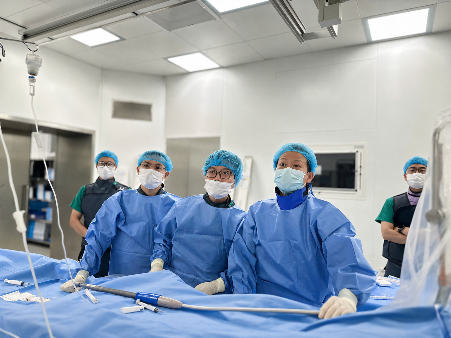 Can Thiệp Đột Phá Giải Cứu Bệnh Nhân Phình Động Mạch Chủ Ngực Khổng Lồ