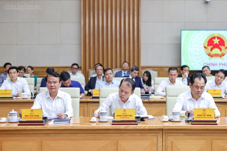 dai-bieu-17866192833211457211640 Thủ tướng: Ngân hàng phải giảm lãi suất, đưa tín dụng vào đúng nơi cần vốn- Ảnh 4.