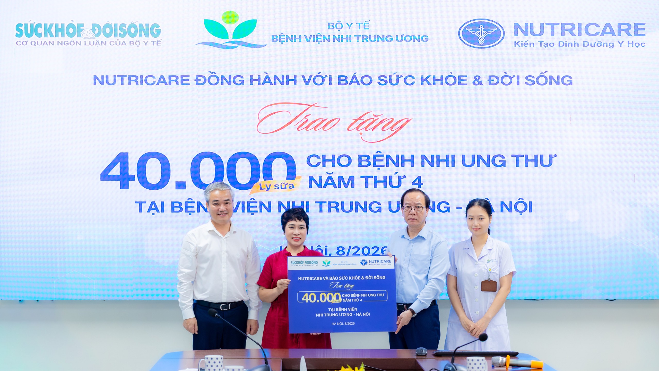 Báo Sức khỏe & Đời sống và Nutricare trao 40.000 ly sữa tiếp thêm động lực cho bệnh nhi ung thư- Ảnh 2.