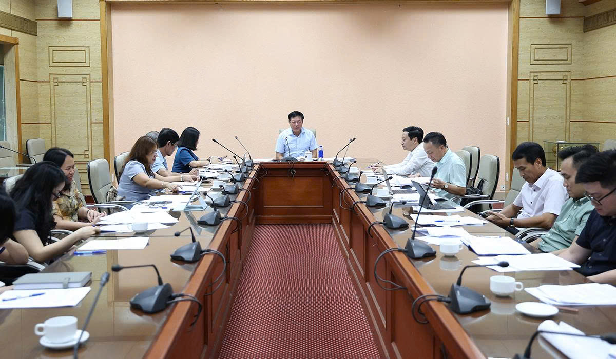 Cập Nhật Chính Sách Dân Số: Khen Thưởng và Hỗ Trợ Từ Bộ Y Tế