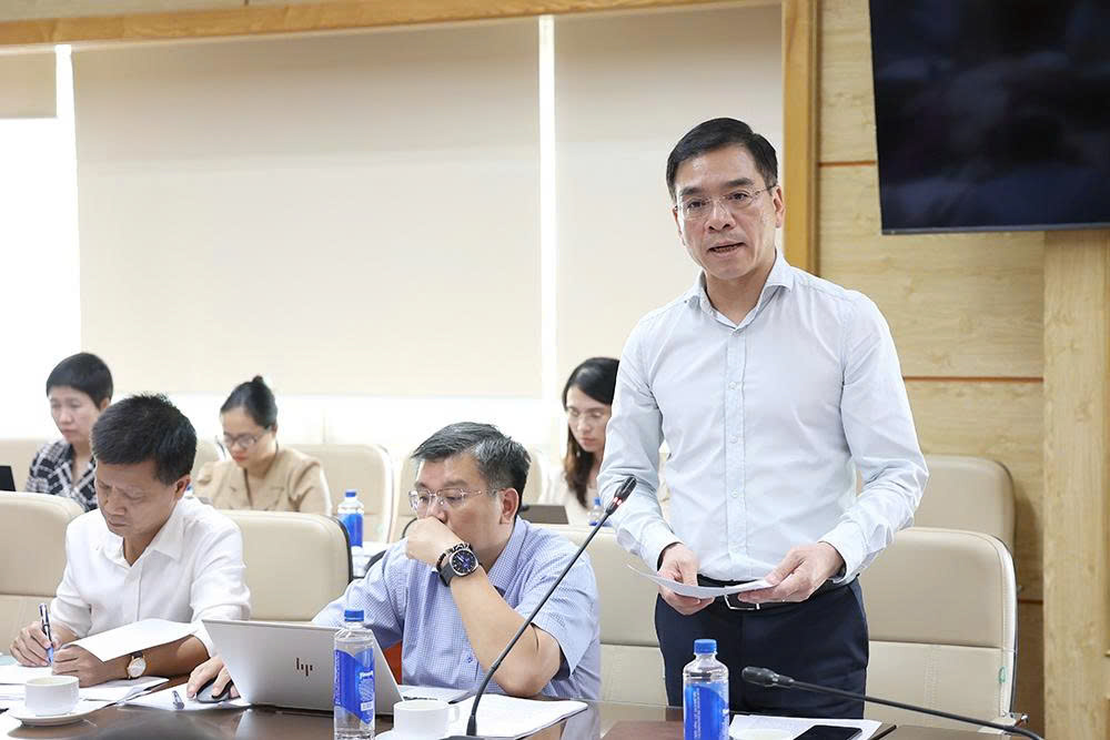 Bộ trưởng Đào Hồng Lan Đẩy Nhanh Hồ Sơ Ba Dự Án Luật Y Tế Quan Trọng
