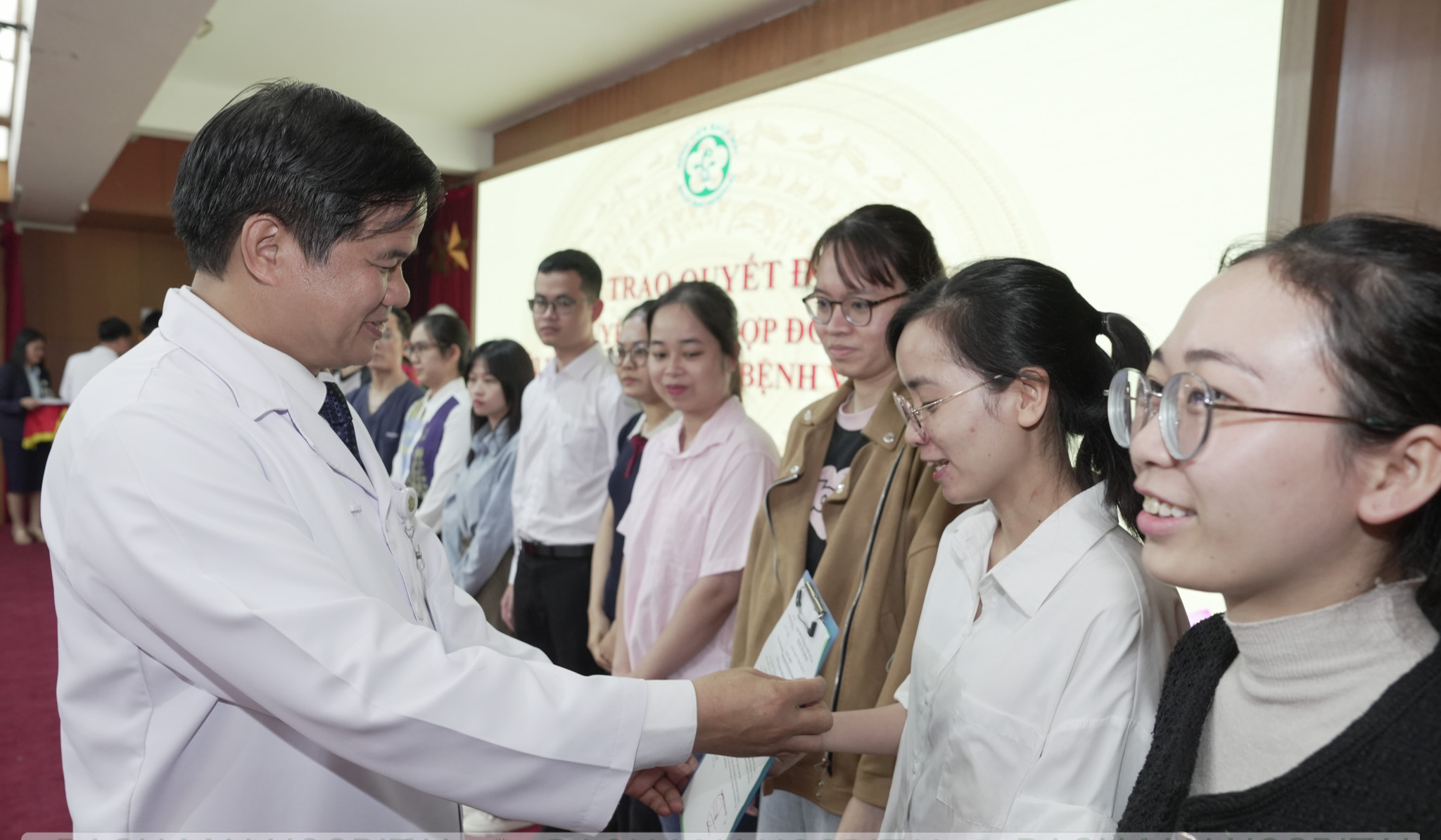 Nhiều đề xuất mới về đào tạo bác sĩ nội trú, bác sĩ chuyên khoa - Ảnh 1.
