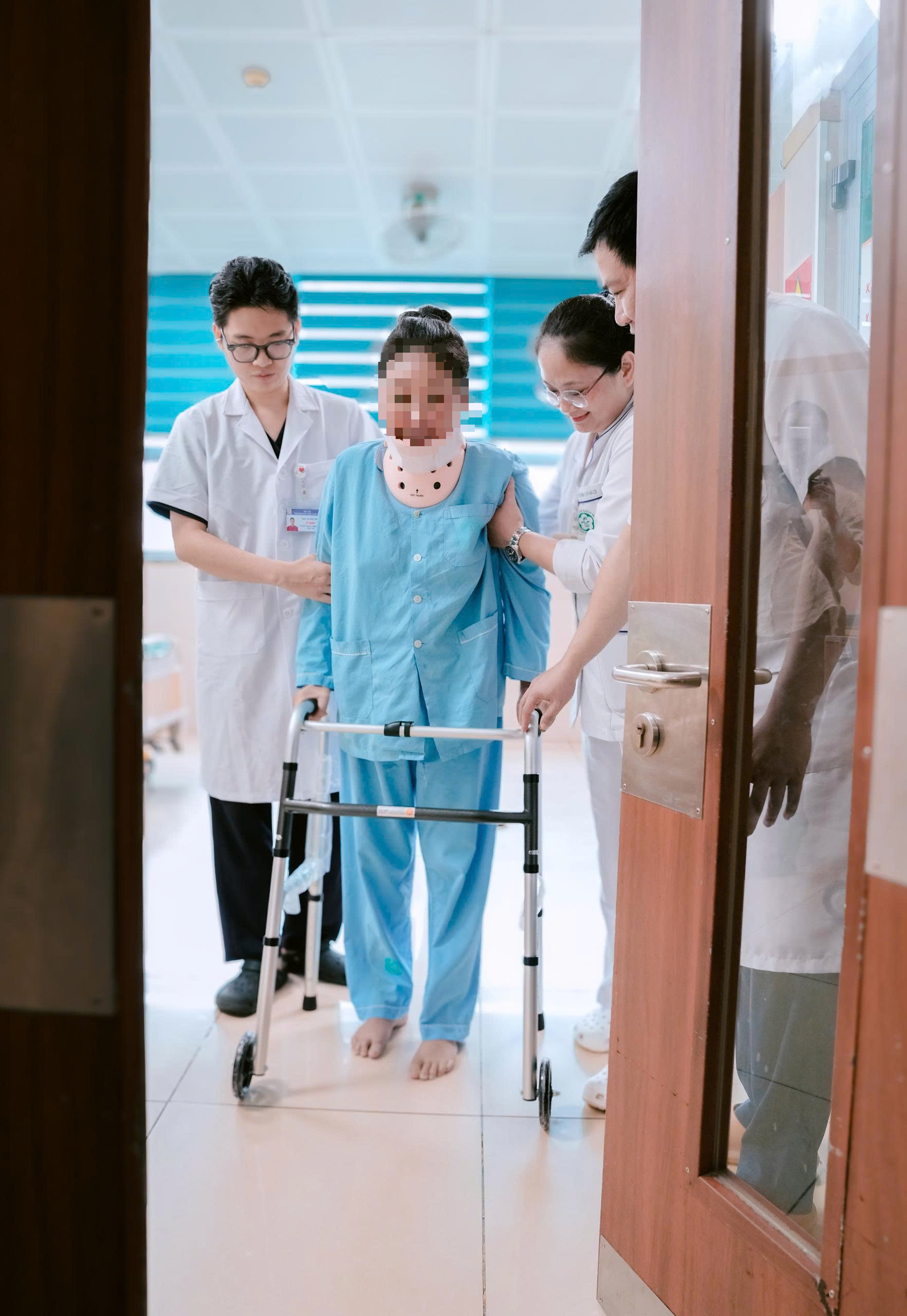 edit-vi-phau-3-1785937019016570918280 Khối u chèn ép tủy sống