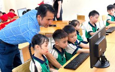 Hình Ảnh Cảm Động: Nhân Viên Cứu Hộ Nepal ân cần ru em Bé Sinh Đôi