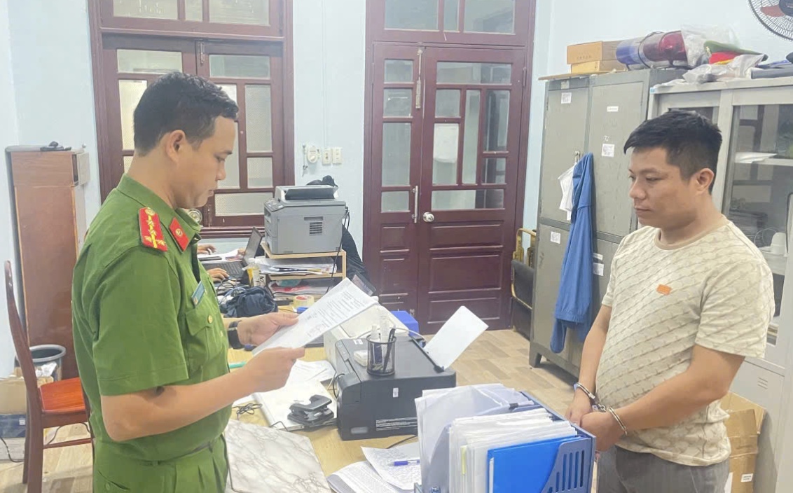 Chủ Quán Cà Phê Bị Bắt Giữ Vì Tổ Chức Đánh Bạc Tại Đà Nẵng