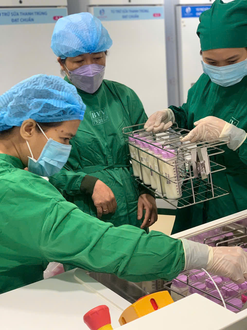 Cơ Hội Sống Mới Cho Trẻ Sinh Non Nhờ Hành Động Hiến Sữa Của Các Bà Mẹ