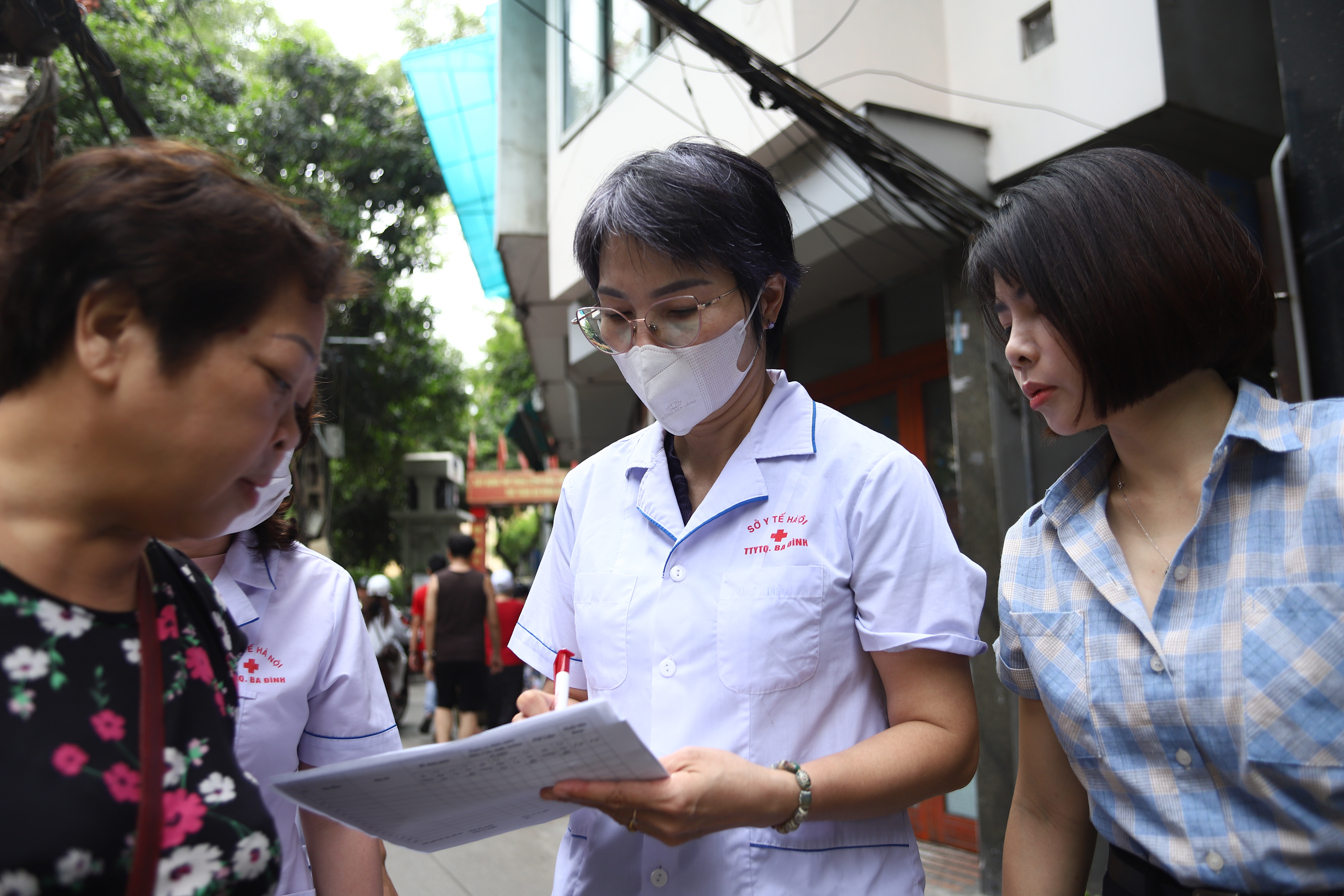 Tăng Cường Giám Sát Vệ Sinh Môi Trường Nhằm Ngăn Ngừa Sốt Xuất Huyết Tại Phường Ba Đình