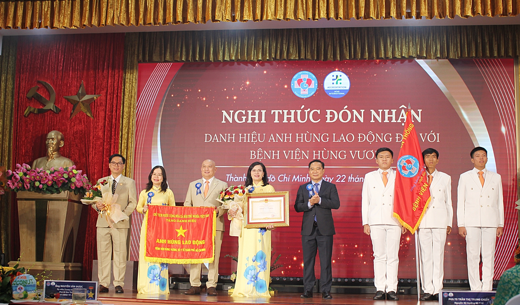 Bệnh viện Hùng Vương đón nhận danh hiệu Anh hùng Lao động- Ảnh 1.