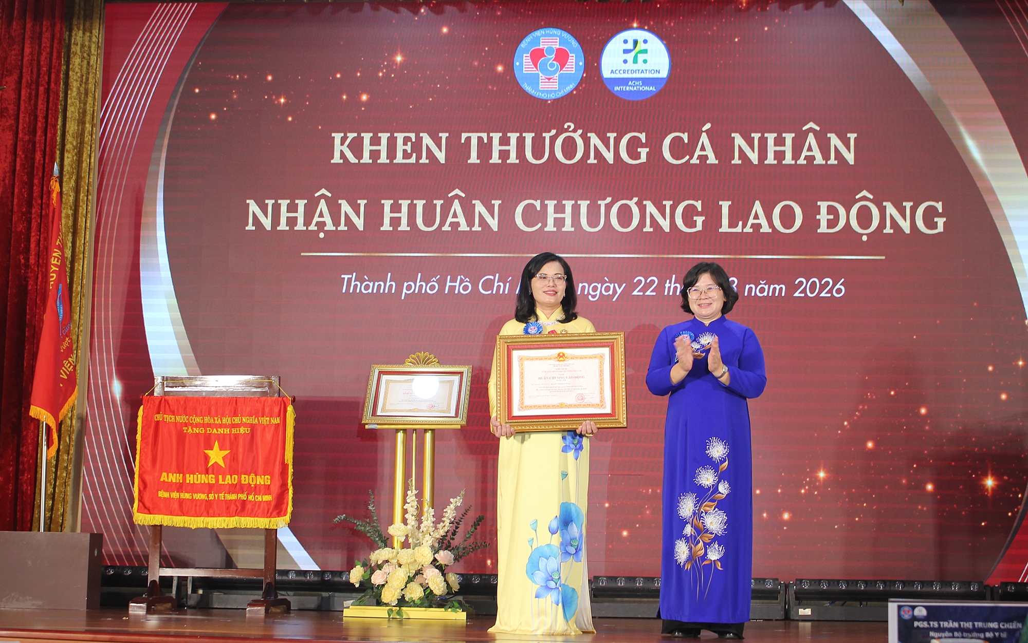 Bệnh viện Hùng Vương đón nhận danh hiệu Anh hùng Lao động- Ảnh 2.