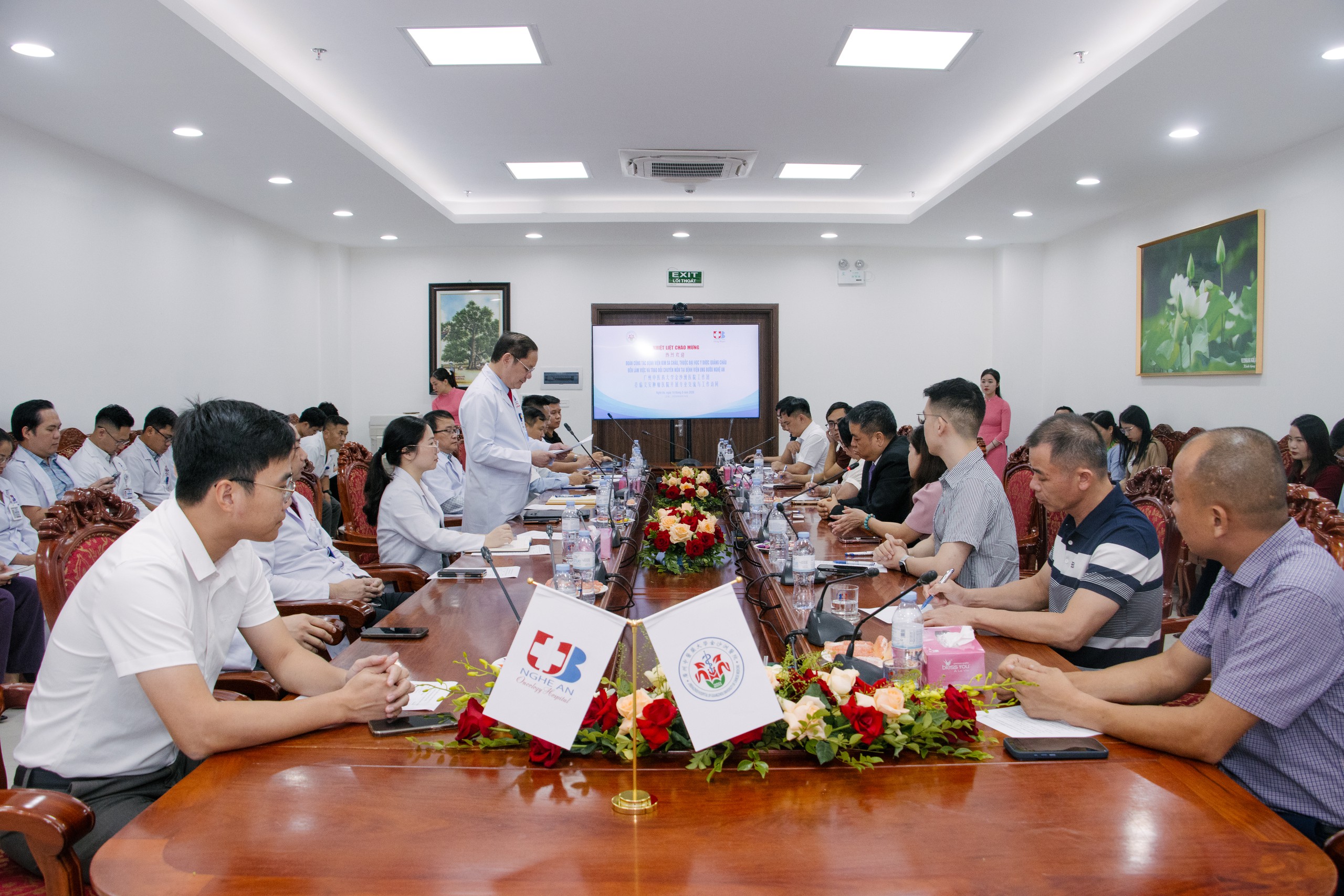 img7905-17866973594791934192954 Mở rộng hợp tác quốc tế, nâng cao năng lực điều trị ung thư tại Nghệ An- Ảnh 1.