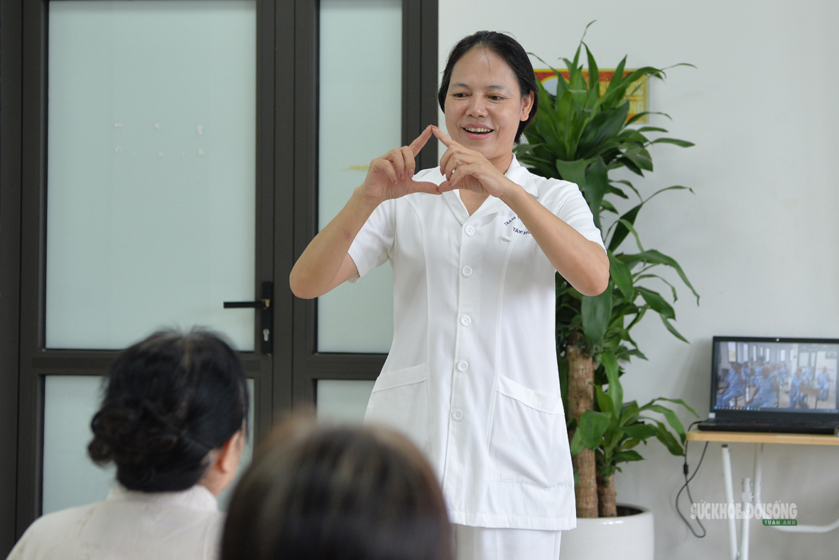 Khám Phá Cách Chăm Sóc Người Cao Tuổi Tại Phường Tây Hồ