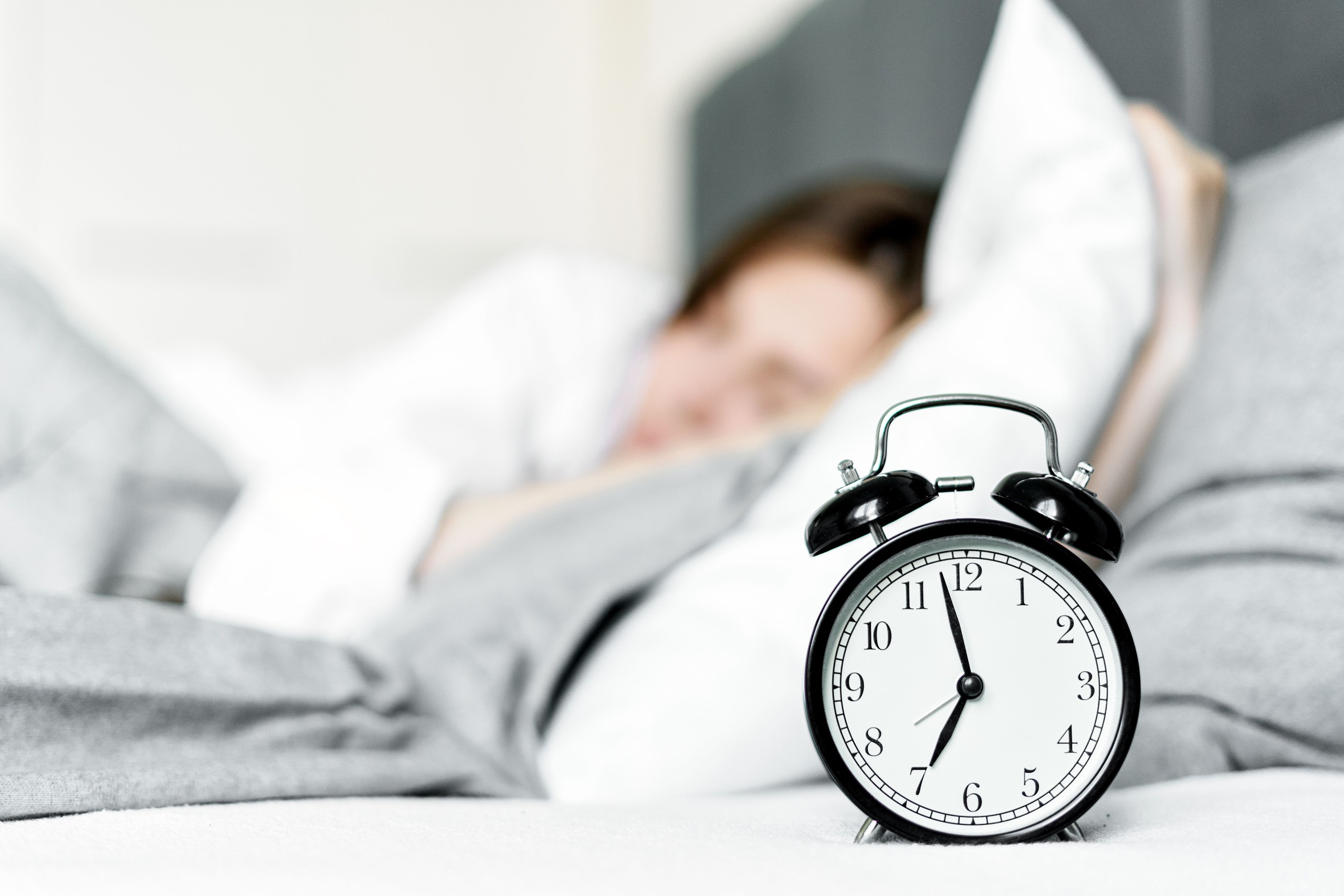 Ngủ 8 tiếng mỗi ngày có thật sự lý tưởng cho mọi người?- Ảnh 1.