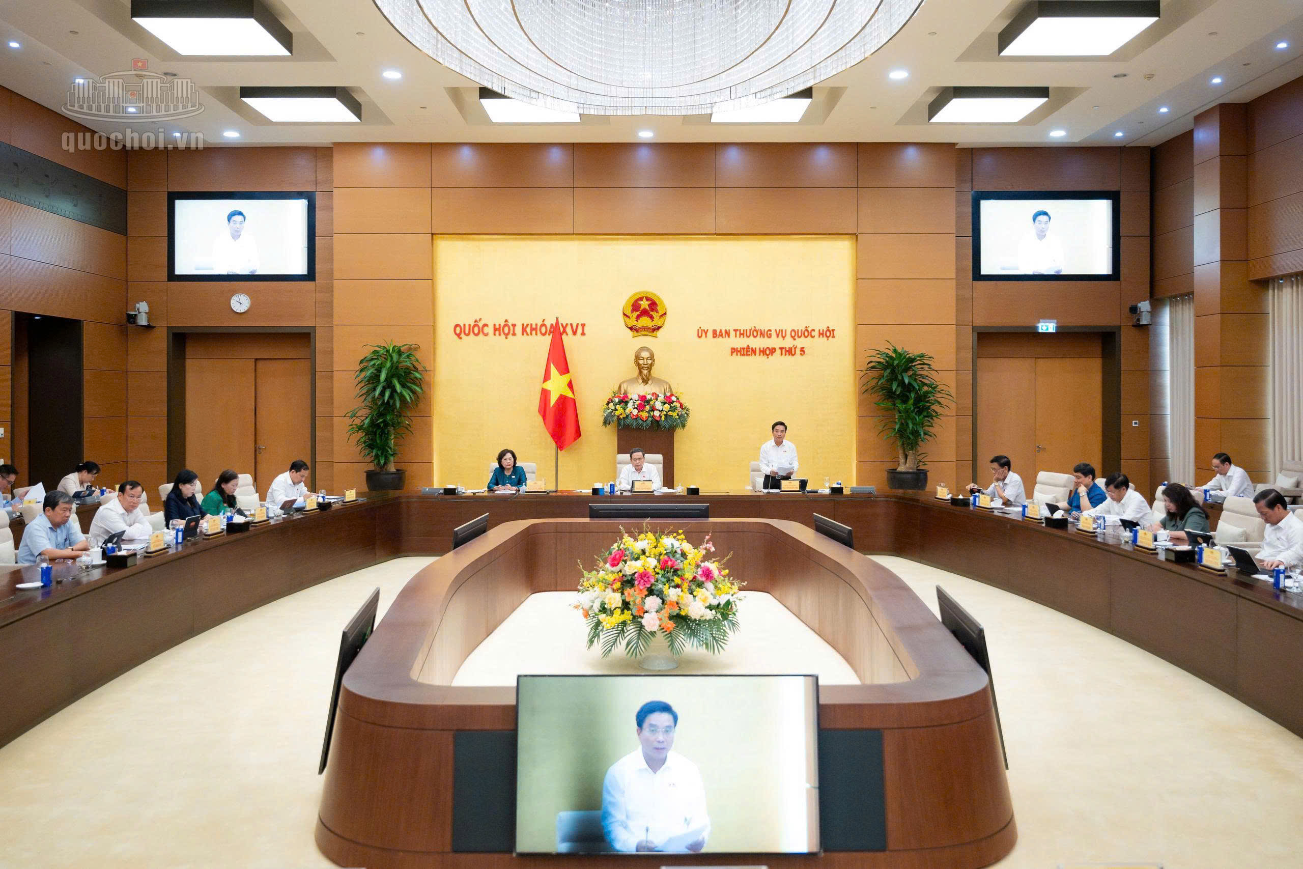 Phiên họp thứ 5 của UBTVQH ngày 28/8.