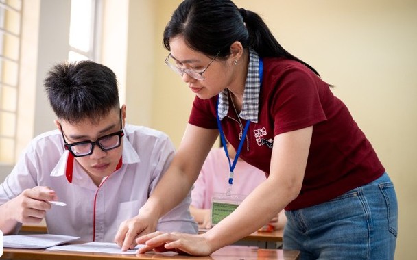 Lương tối thiểu vùng dự kiến tăng từ năm 2027 và các khoản tiền tăng theo - Ảnh 2.