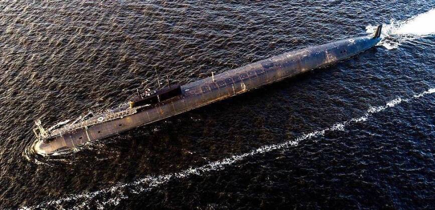 tau-ngam-lop-borei-cua-hai-quan-nga-1786267146025692417095 Nga giăng lưới 'bắt' UAV Ukraine trên căn cứ tàu ngầm hạt nhân- Ảnh 1.