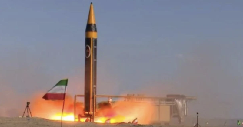 ten-lua-dan-dao-kheibar-shekan-1785664491374400014796 Iran Tinh Vi Hóa Các Chiến Thuật Tấn Công Để Đối Phó Với Hệ Thống Phòng Thủ Mỹ - Ảnh 1.