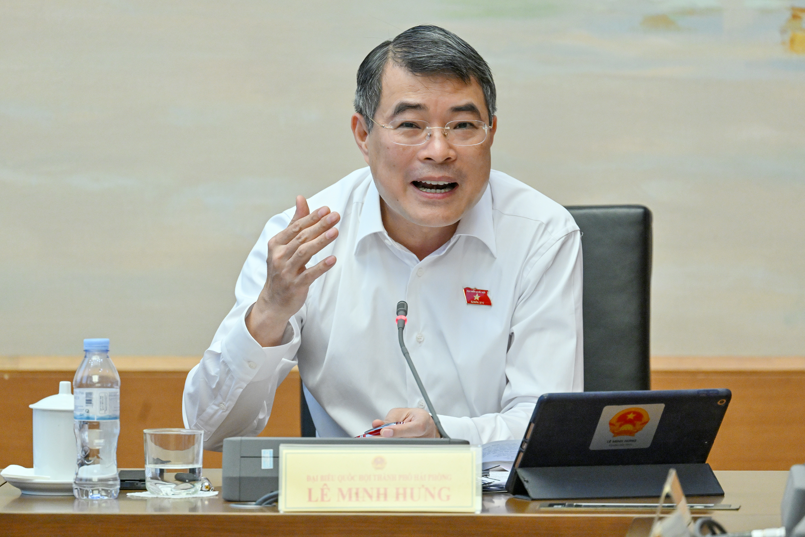 Thủ tướng: Muốn kéo giảm giá nhà phải kiểm soát giá đất và chi phí- Ảnh 2.